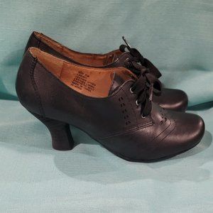 Crowne Comforteur Black Heels